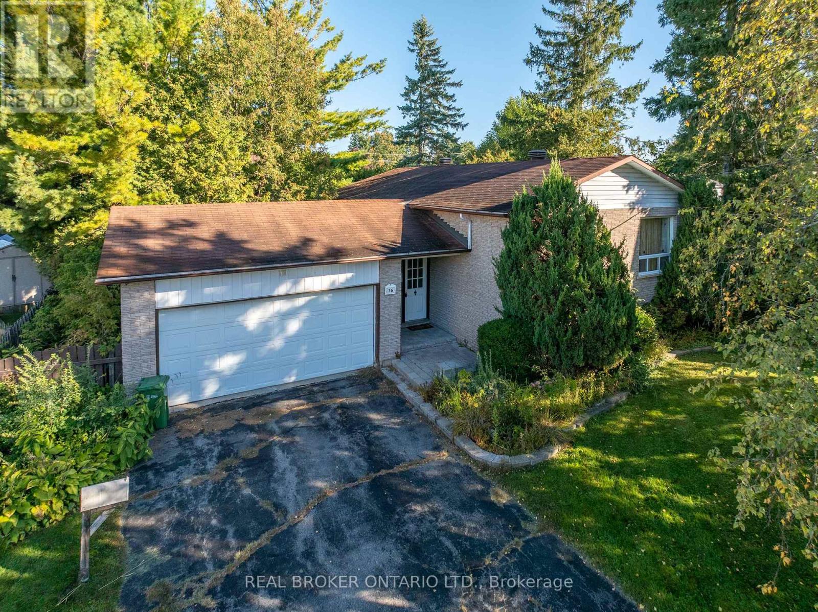 16 GOLD CRESCENT, Russell, Ontario