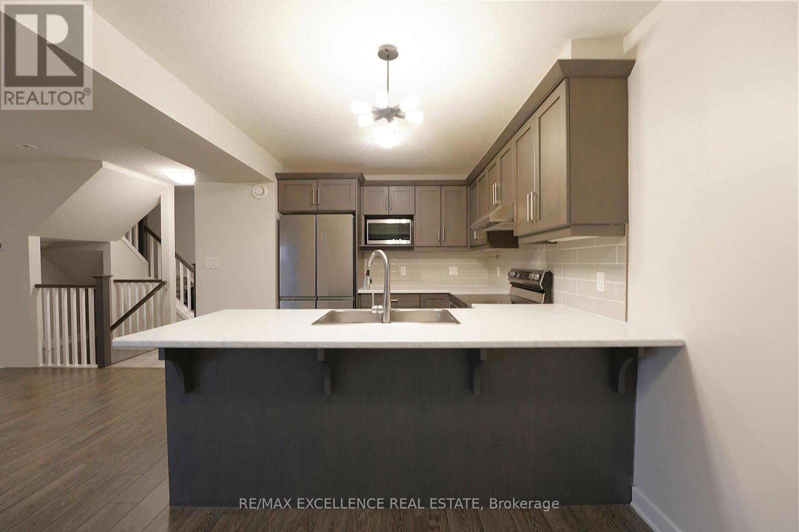18 Weir Crescent, St. Thomas, Ontario  N5R 0L7 - Photo 6 - X13857892
