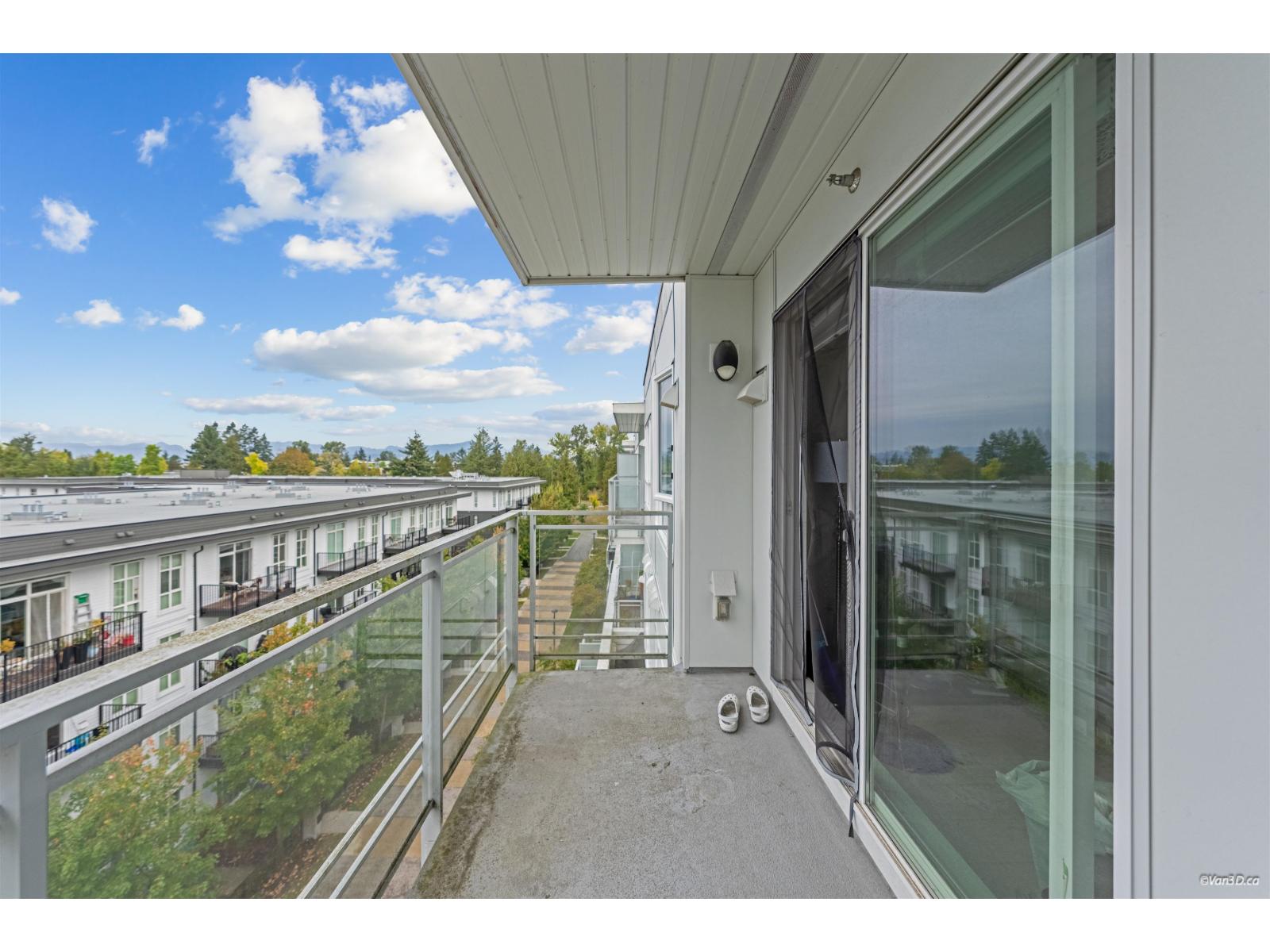624 13963 105a Street, Surrey, British Columbia V3T 0M9 - Photo 3 - R3171237