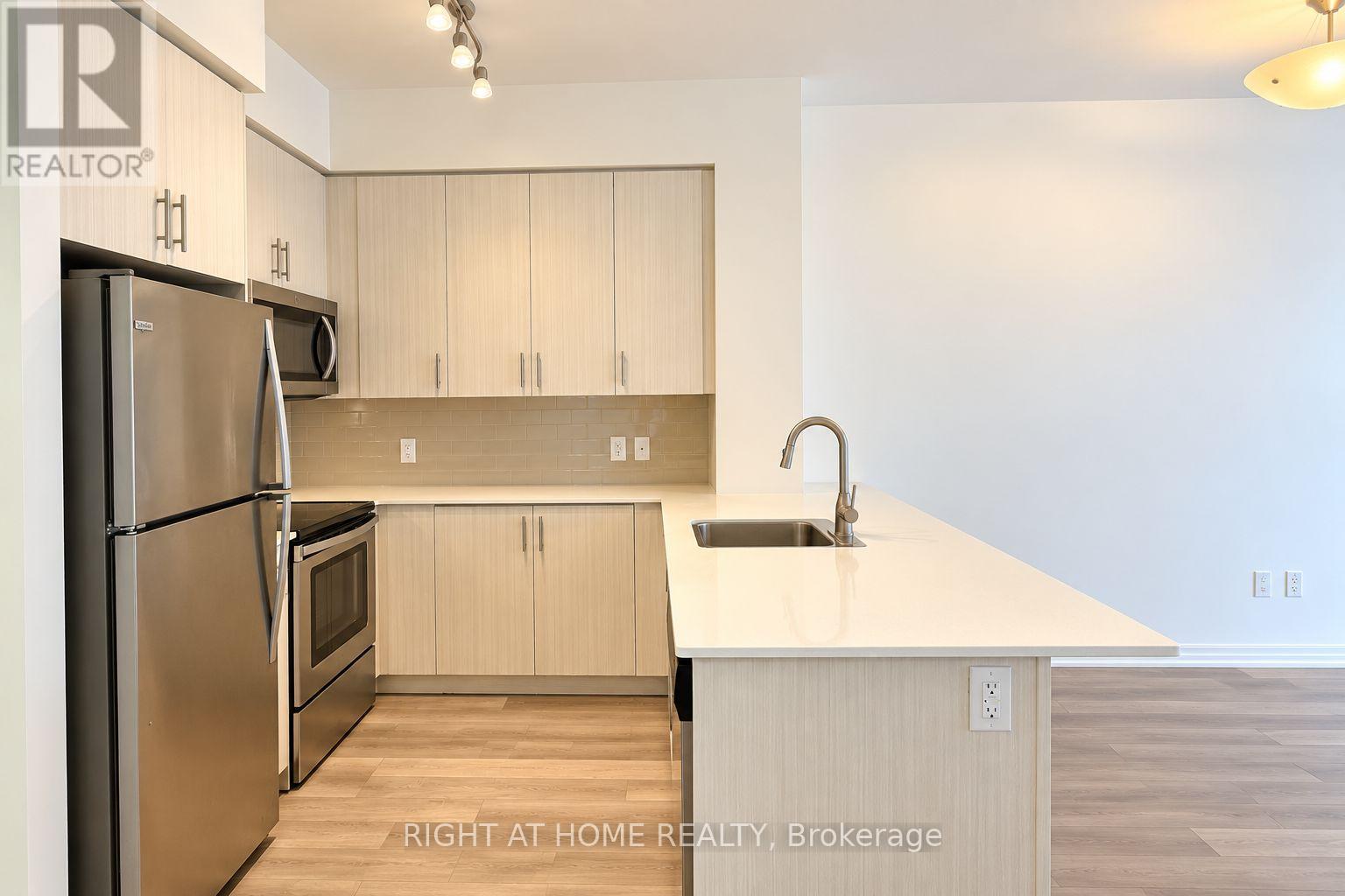 607 - 111 Worsley Street, Barrie, Ontario  L4M 5R5 - Photo 8 - S13653406
