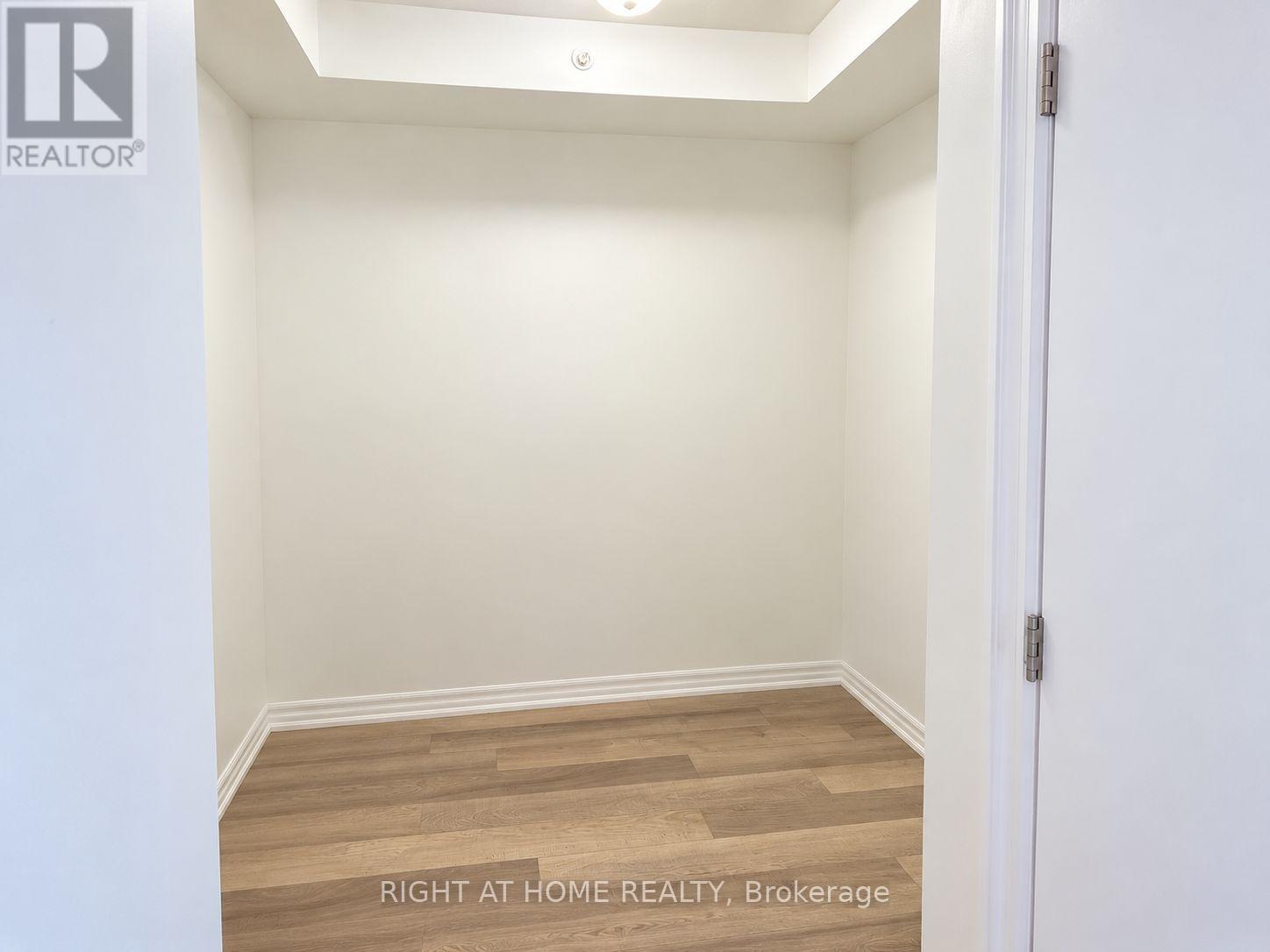 607 - 111 Worsley Street, Barrie, Ontario  L4M 5R5 - Photo 10 - S13653406