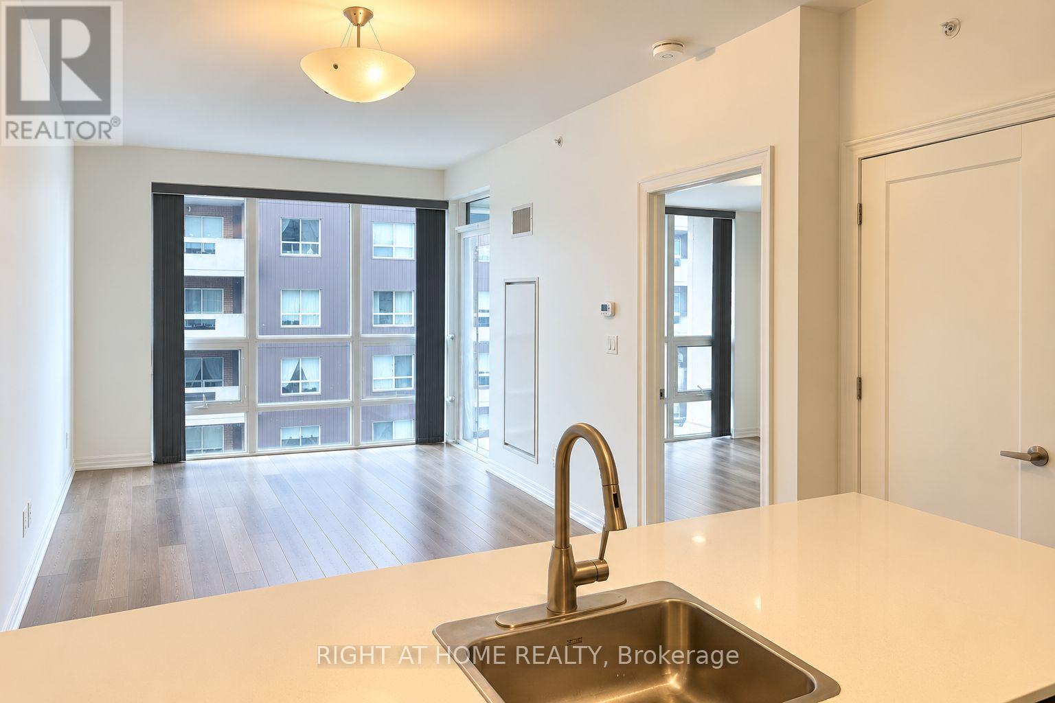 607 - 111 Worsley Street, Barrie, Ontario  L4M 5R5 - Photo 7 - S13653406