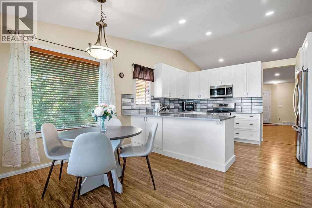 46 Harvest Grove Green Ne, Calgary, Alberta  T3K 4W5 - Photo 11 - A2349574