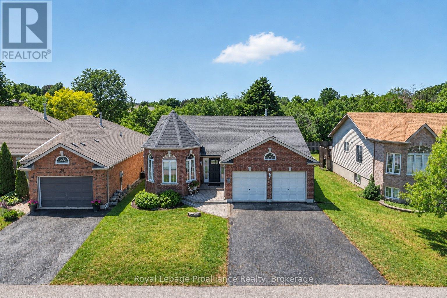 30 HEARTWOOD DRIVE, Belleville, Ontario