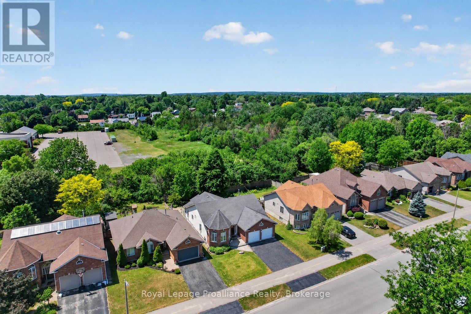 30 Heartwood Drive, Belleville, Ontario  K8P 5L9 - Photo 5 - X13597814
