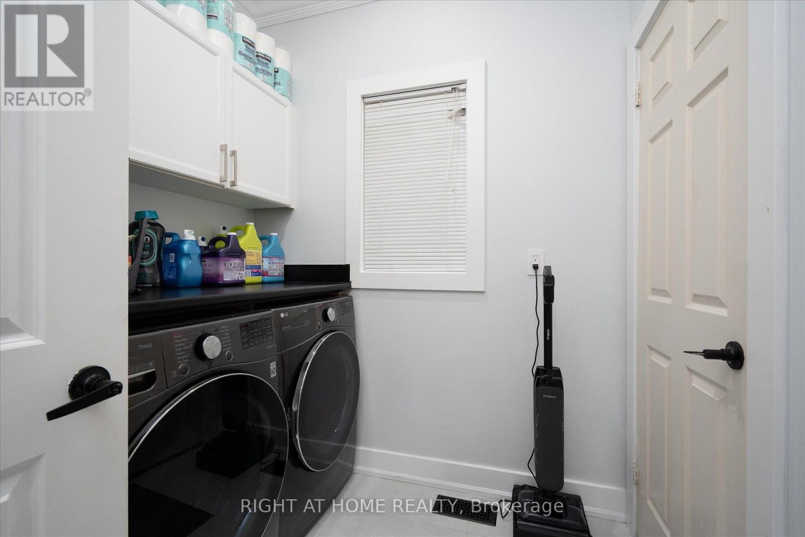 1001 Lytton Court, Pickering, Ontario  L1W 3Z2 - Photo 16 - E13857952