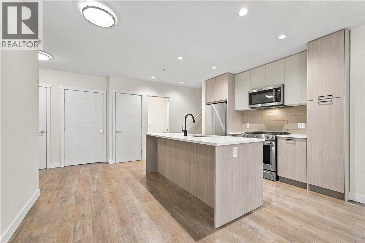 604 707 Como Lake Avenue, Coquitlam, British Columbia  V3J 0J5 - Photo 9 - R3170229