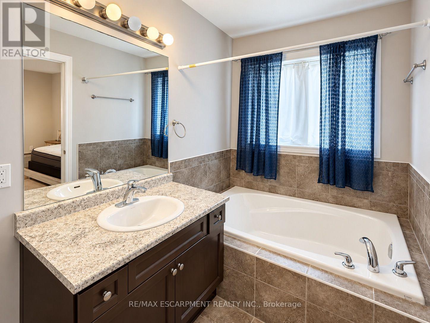 81 Bellagio Avenue, Hamilton, Ontario  L0R 1P0 - Photo 30 - X13856116