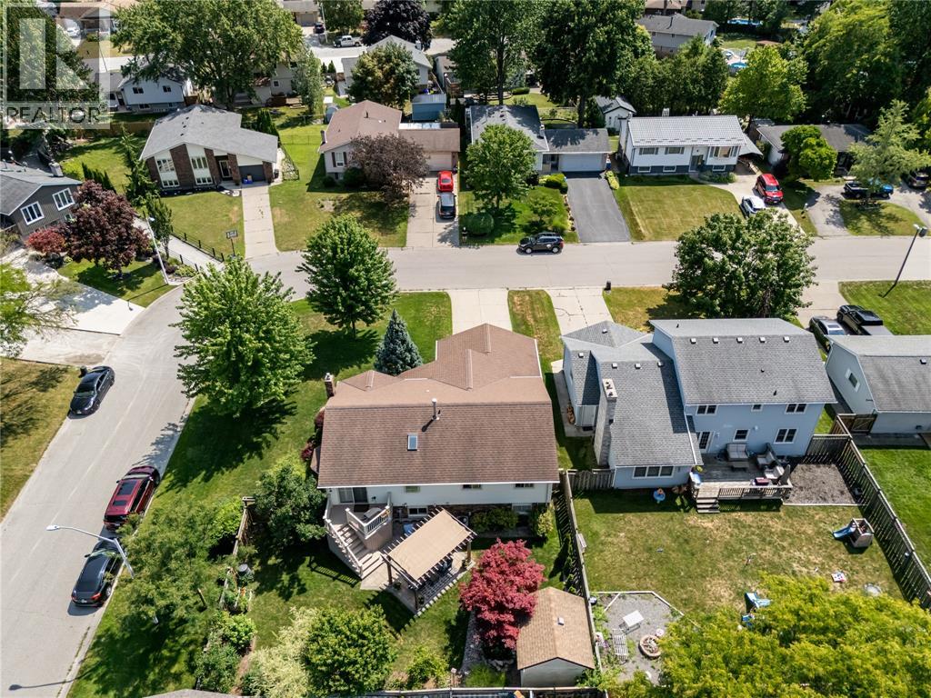 336 Brentwood CRESCENT St Clair Ontario Canada N0N1G0 2