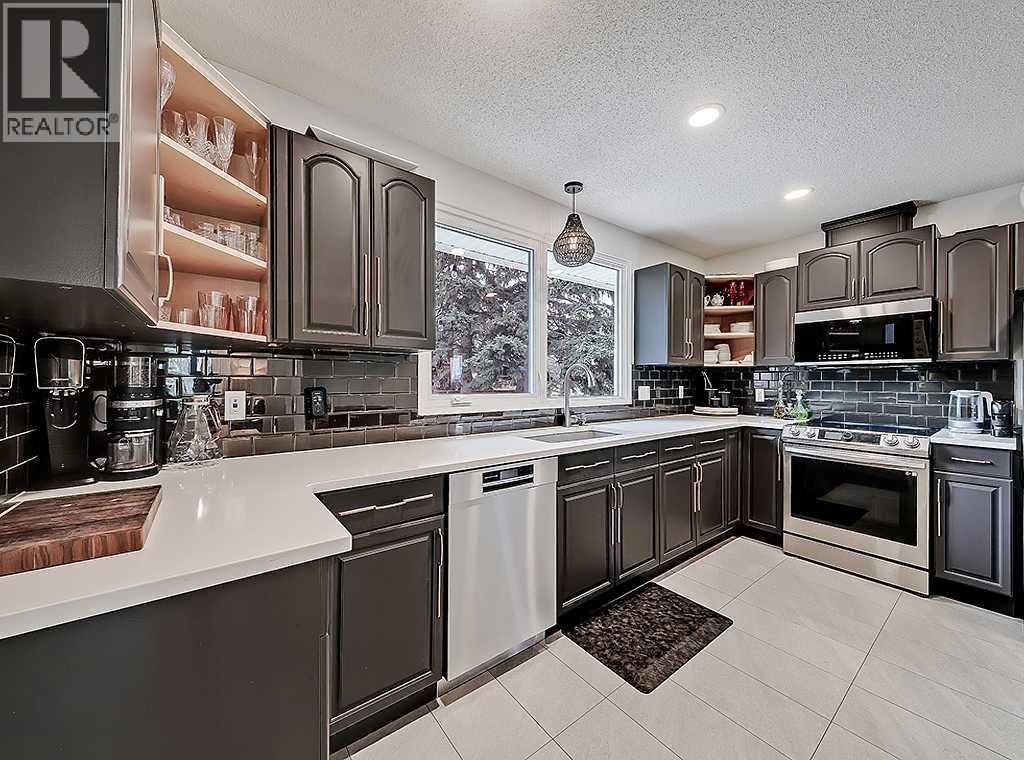 5864 Dalford Hill Nw, Calgary, Alberta  T3A 1L6 - Photo 5 - A2349346