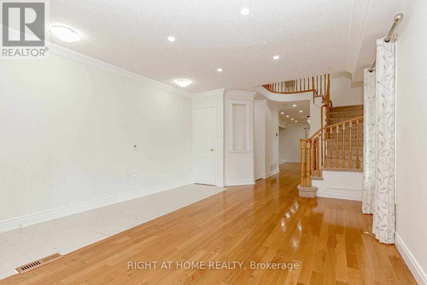 3300 Respond Road, Mississauga, Ontario  L5M 7X4 - Photo 3 - W13857968