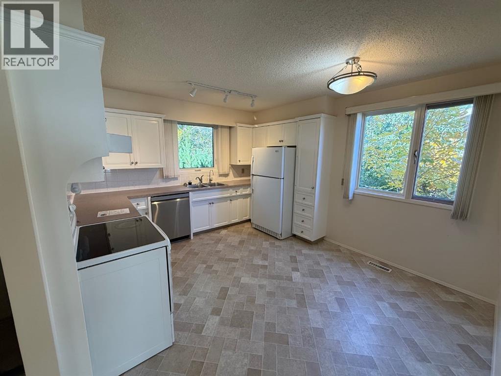 25 Nevada Place W, Lethbridge, Alberta  T1k 4A8 - Photo 12 - A2341960