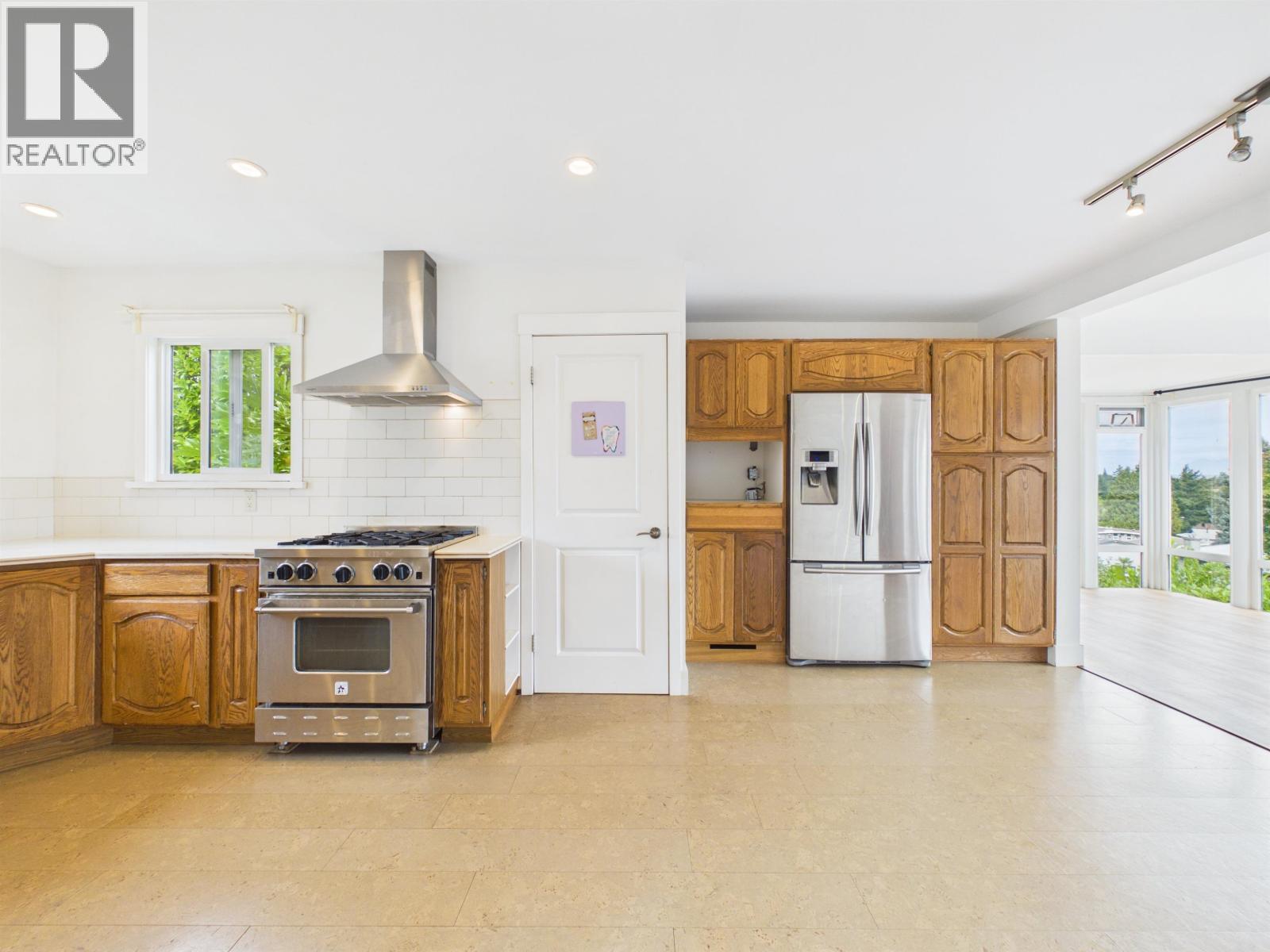 408 Allen Drive, Delta, British Columbia  V4M 3B8 - Photo 8 - R3169947