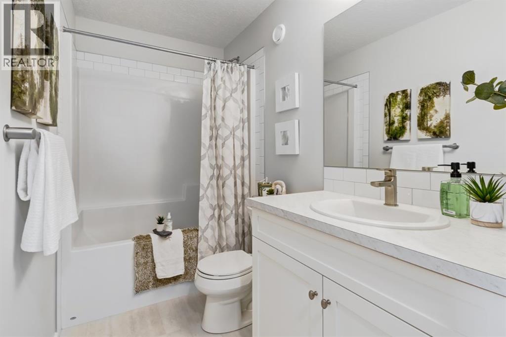 79 Creekside Rise SW, Calgary, Alberta  T2X 6G8 - Photo 9 - A2346255