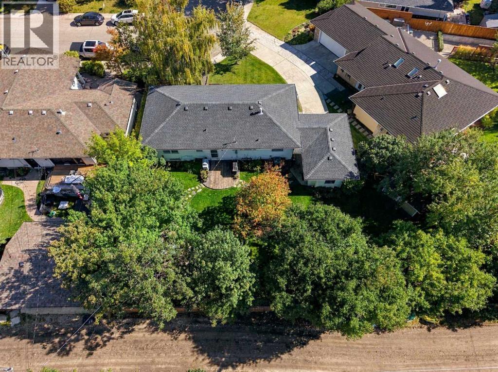 2031 Glenwood Drive Sw, Calgary, Alberta  T3E 3Y7 - Photo 2 - A2349478