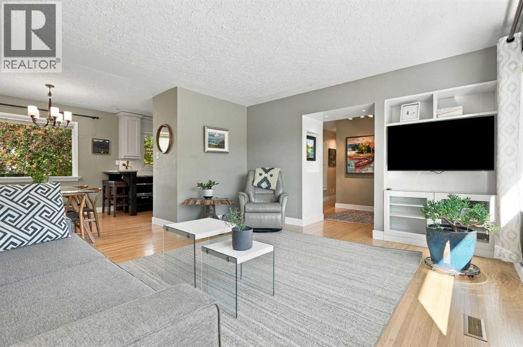 2031 Glenwood Drive Sw, Calgary, Alberta  T3E 3Y7 - Photo 7 - A2349478