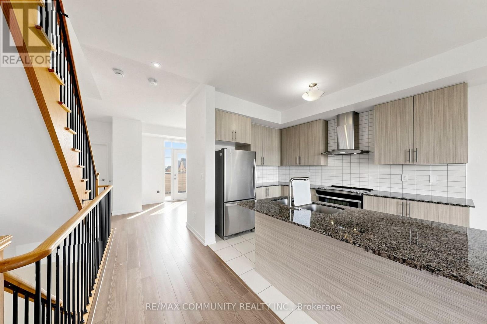 221 Harding Park Street, Newmarket, Ontario  L3Y 0E3 - Photo 15 - N13853286