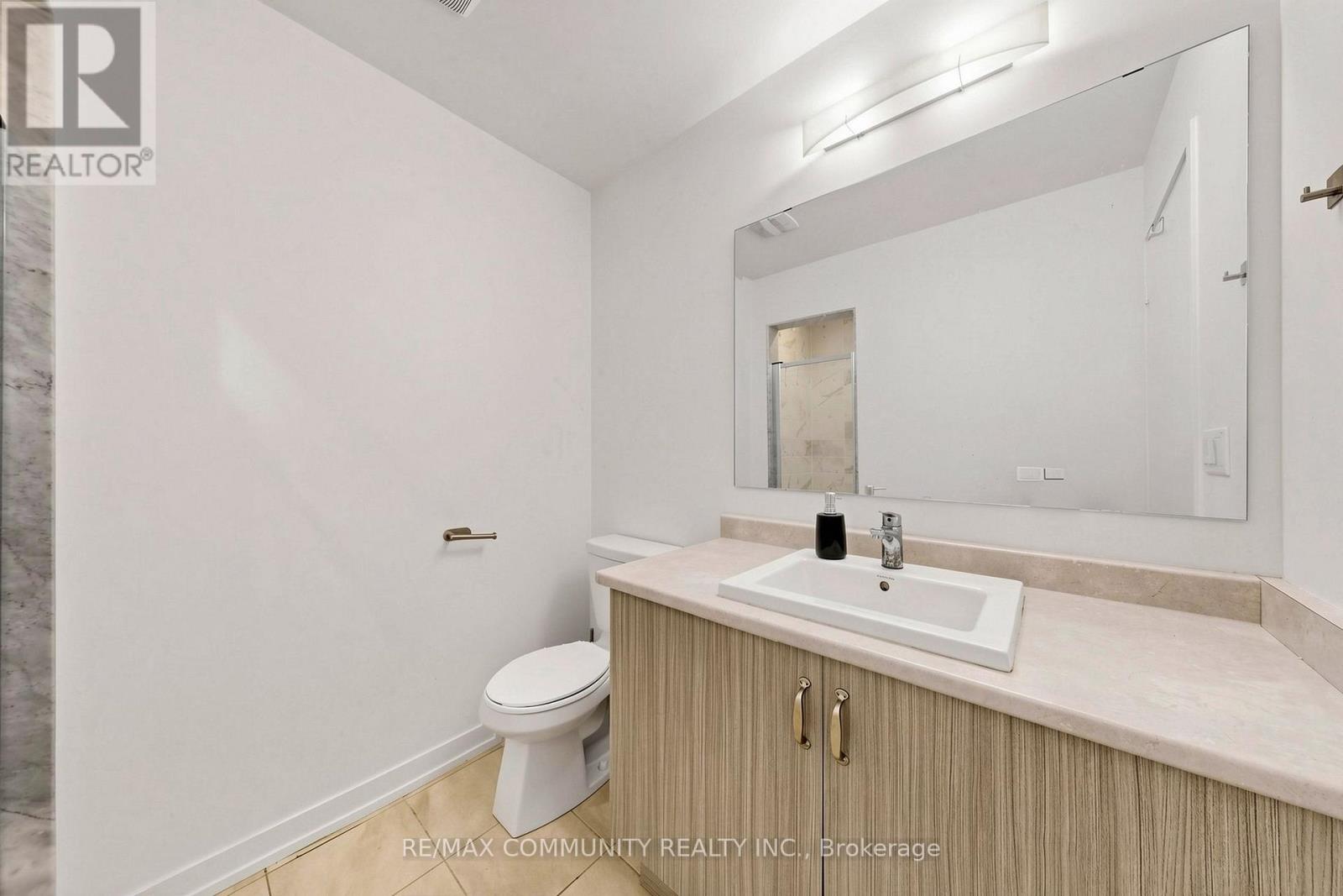 221 Harding Park Street, Newmarket, Ontario  L3Y 0E3 - Photo 7 - N13853286