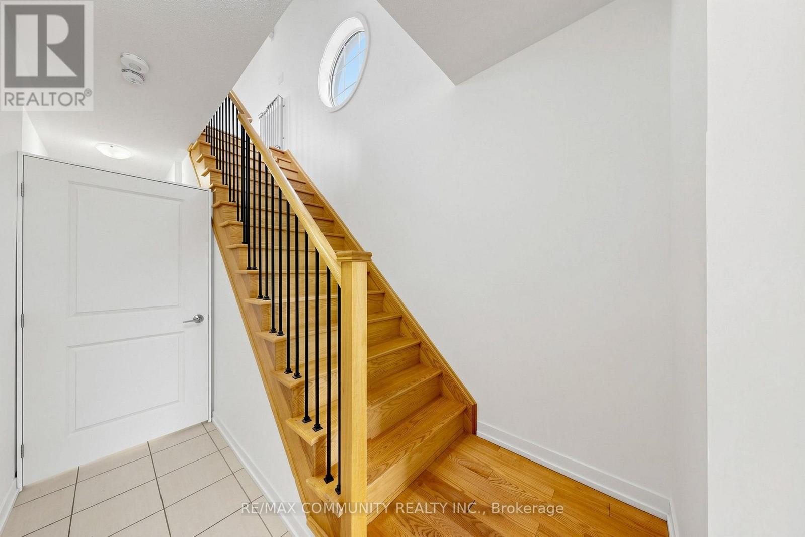 221 Harding Park Street, Newmarket, Ontario  L3Y 0E3 - Photo 8 - N13853286