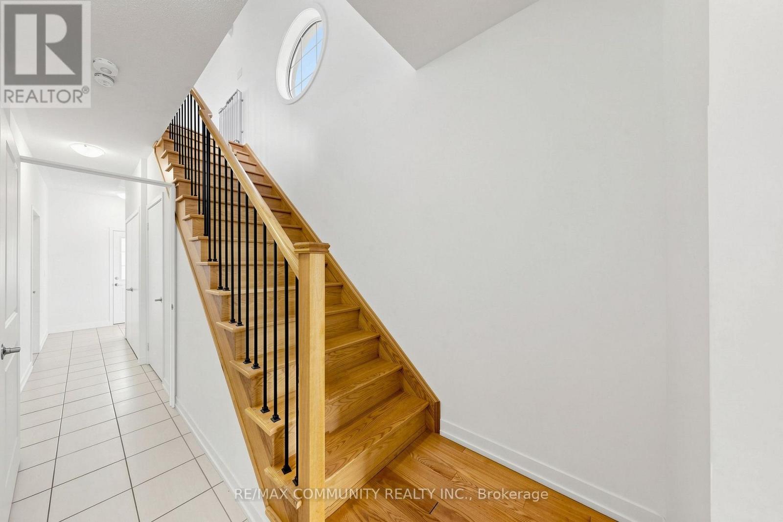 221 Harding Park Street, Newmarket, Ontario  L3Y 0E3 - Photo 9 - N13853286