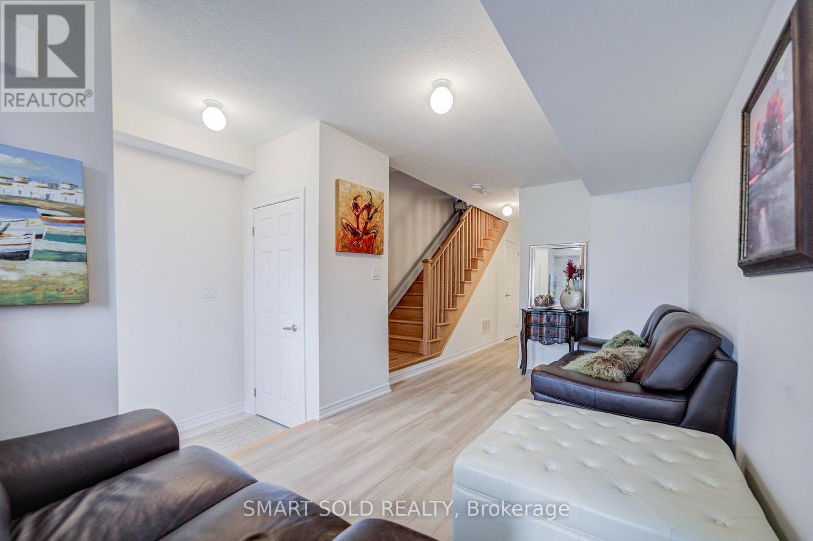 2871 Whites Road, Pickering, Ontario  L1X 0P3 - Photo 7 - E13857994