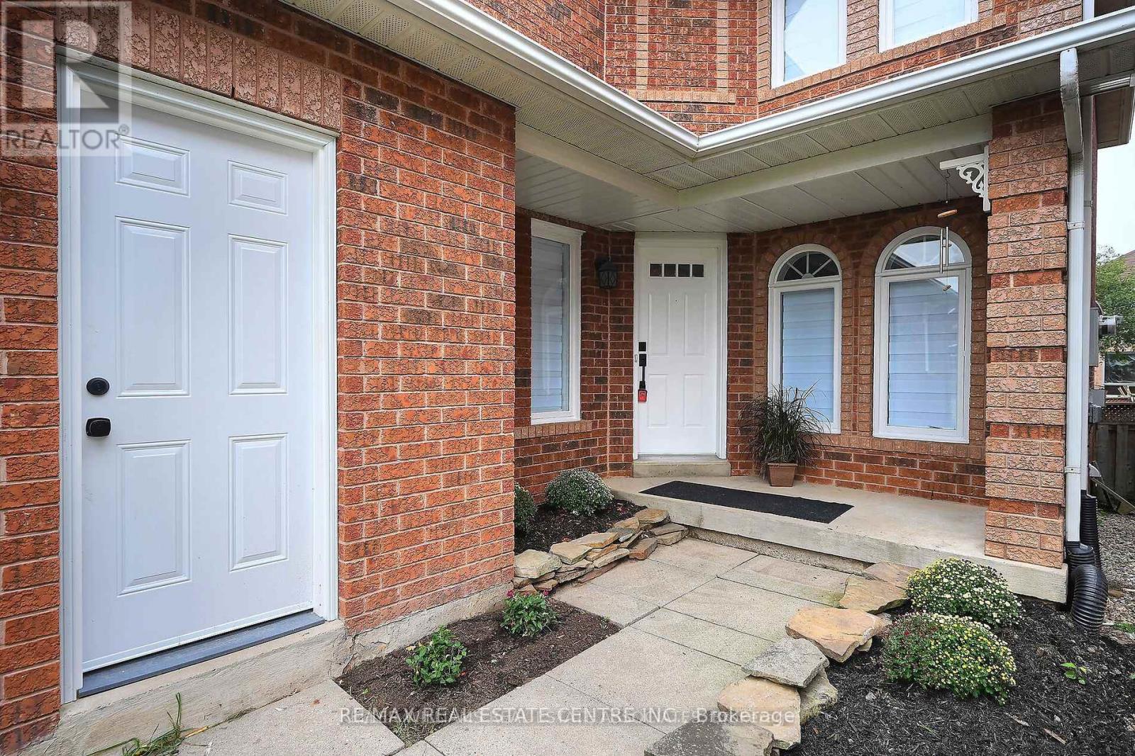 3845 Althorpe   (Upper ) Circle, Mississauga, Ontario  L5N 7G5 - Photo 2 - W13857990