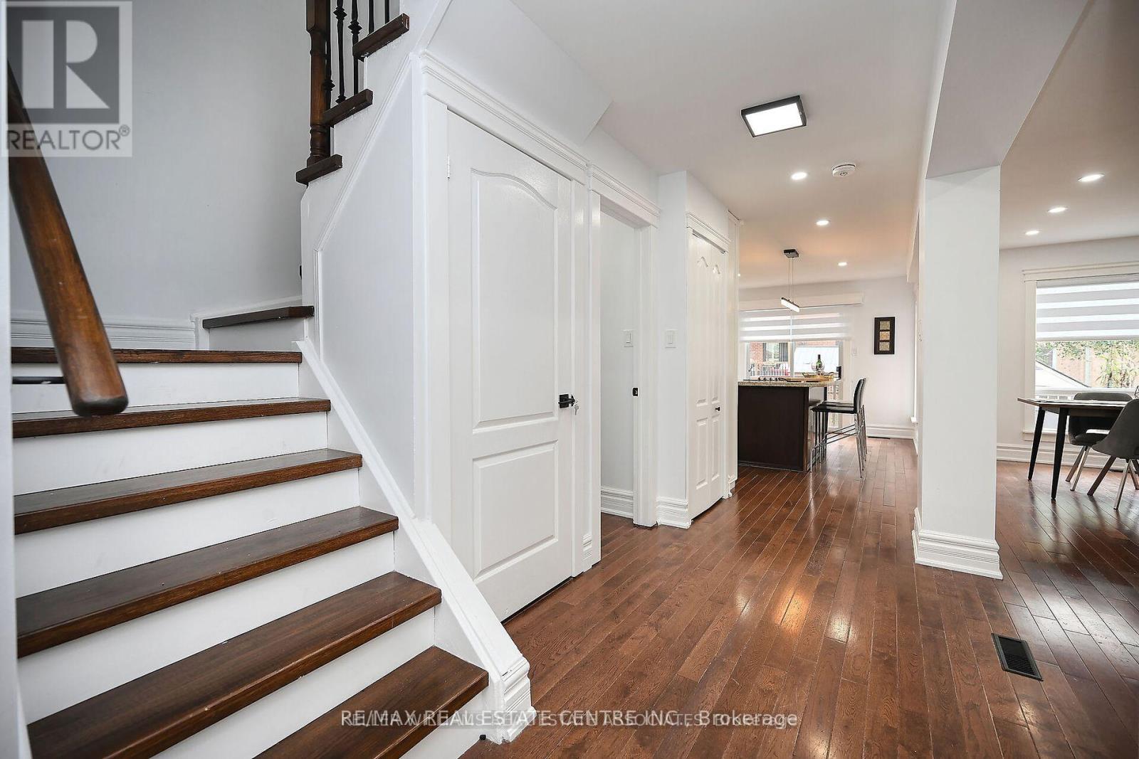 3845 Althorpe   (Upper ) Circle, Mississauga, Ontario  L5N 7G5 - Photo 3 - W13857990