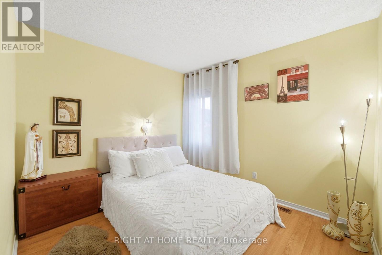 2 - 23 West Deane Park Drive, Toronto, Ontario  M9B 2R5 - Photo 23 - W13858002