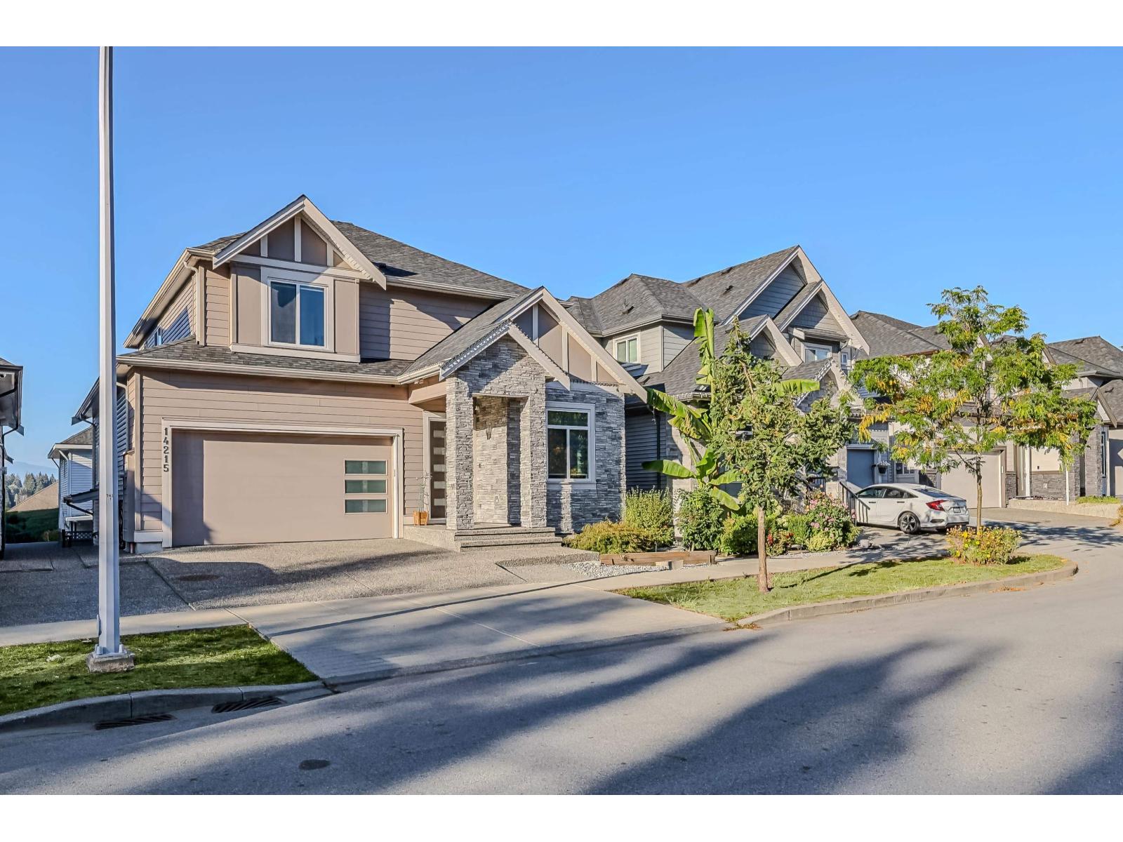 14215 61b Avenue, Surrey, British Columbia  V3X 0K5 - Photo 2 - R3170680