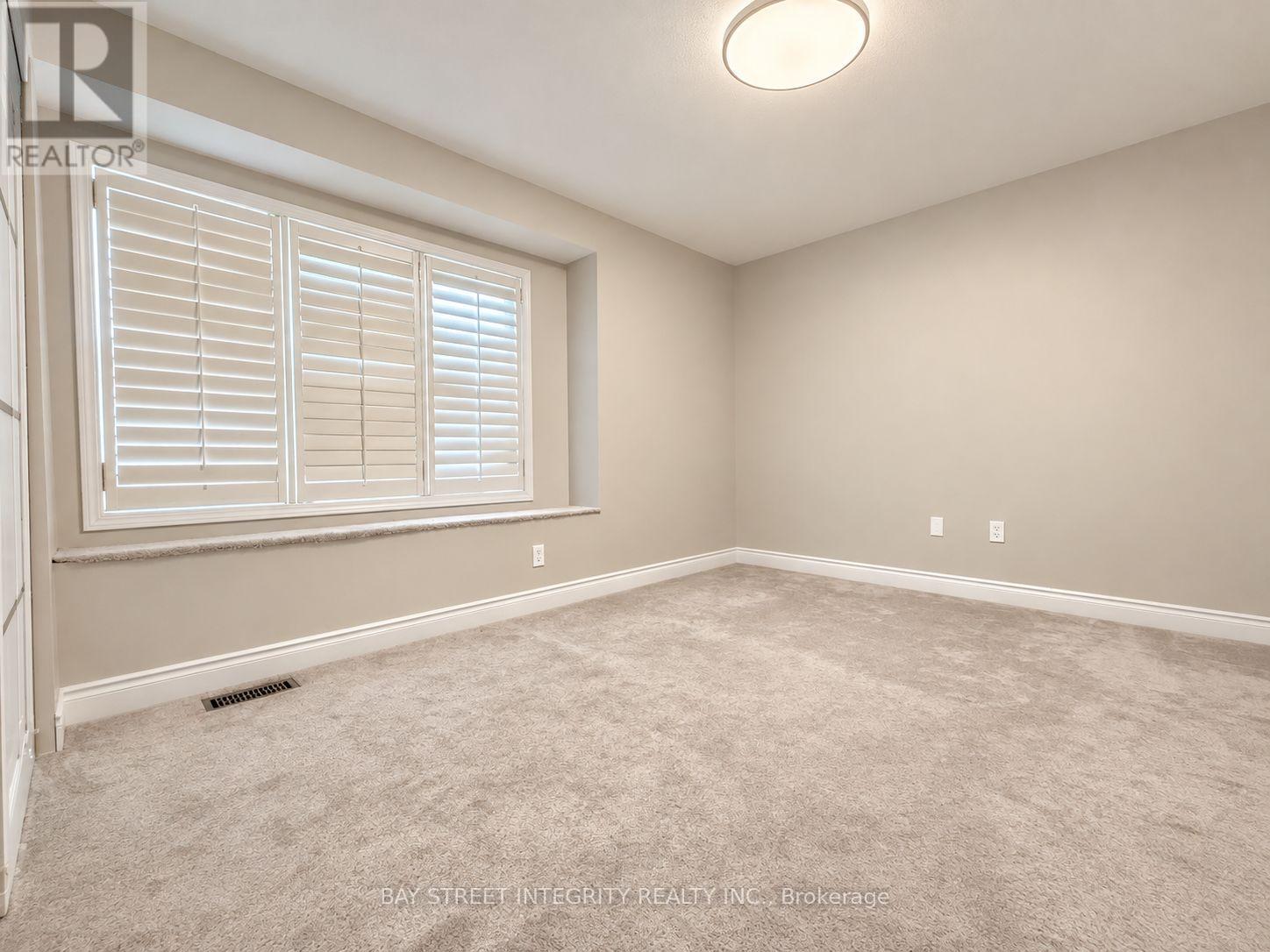 2198 Woodglen Crescent, Burlington, Ontario  L7L 6H1 - Photo 10 - W13857966