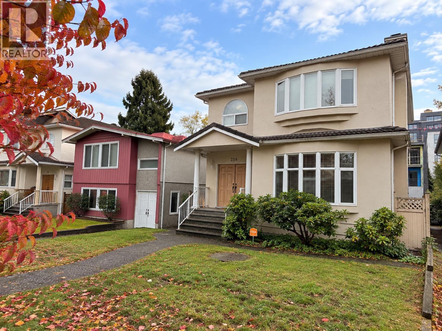 256 W 48TH AVENUE, Vancouver, British Columbia