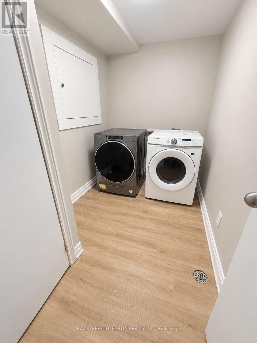 2198 Woodglen Crescent, Burlington, Ontario  L7L 6H1 - Photo 15 - W13857966