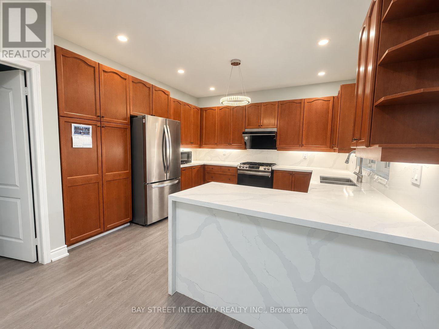 2198 Woodglen Crescent, Burlington, Ontario  L7L 6H1 - Photo 6 - W13857966