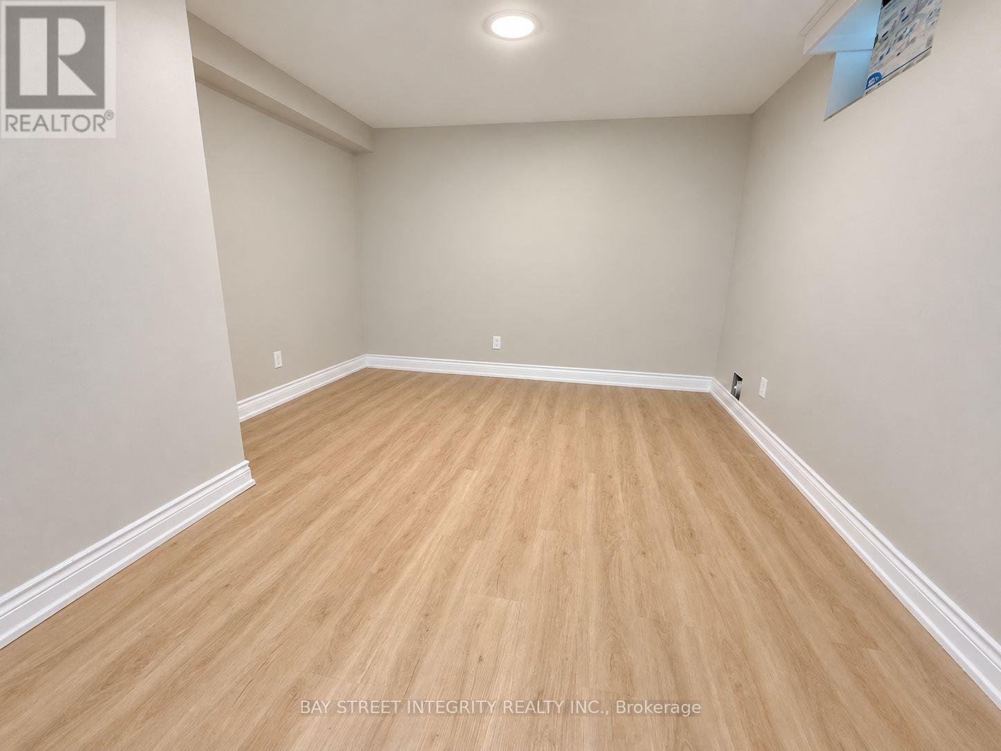2198 Woodglen Crescent, Burlington, Ontario  L7L 6H1 - Photo 17 - W13857966