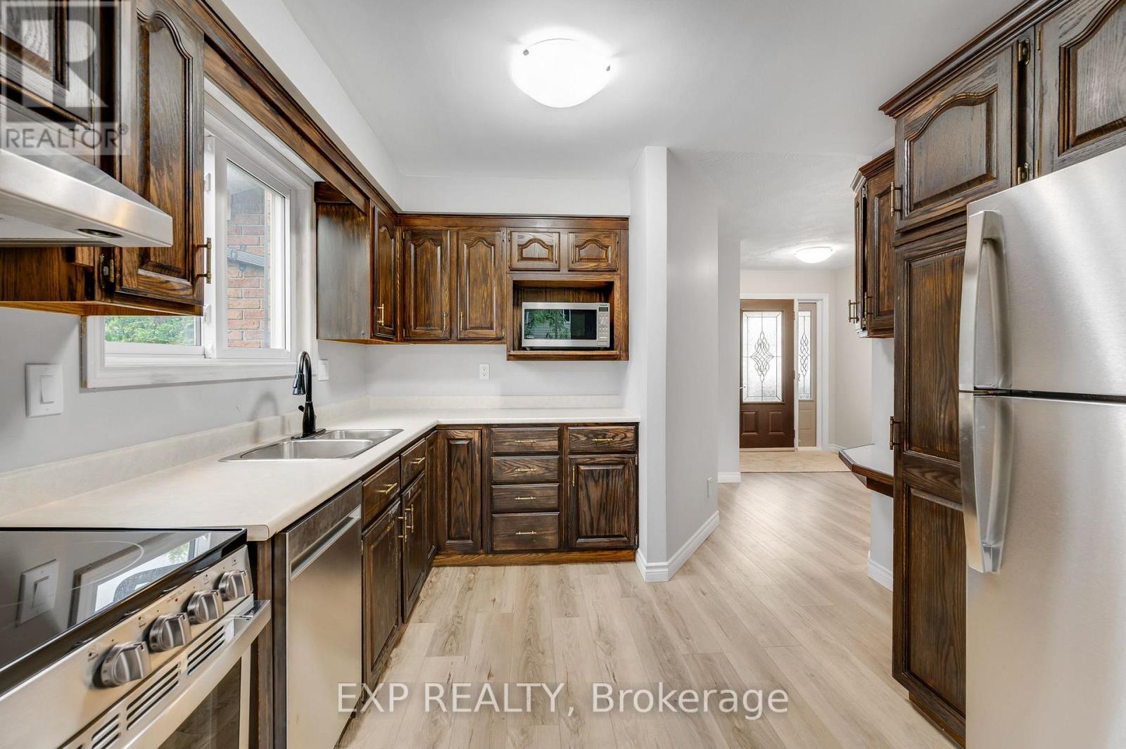 10 Donegel Place, Hamilton, Ontario  L9A 4Z6 - Photo 15 - X13858032