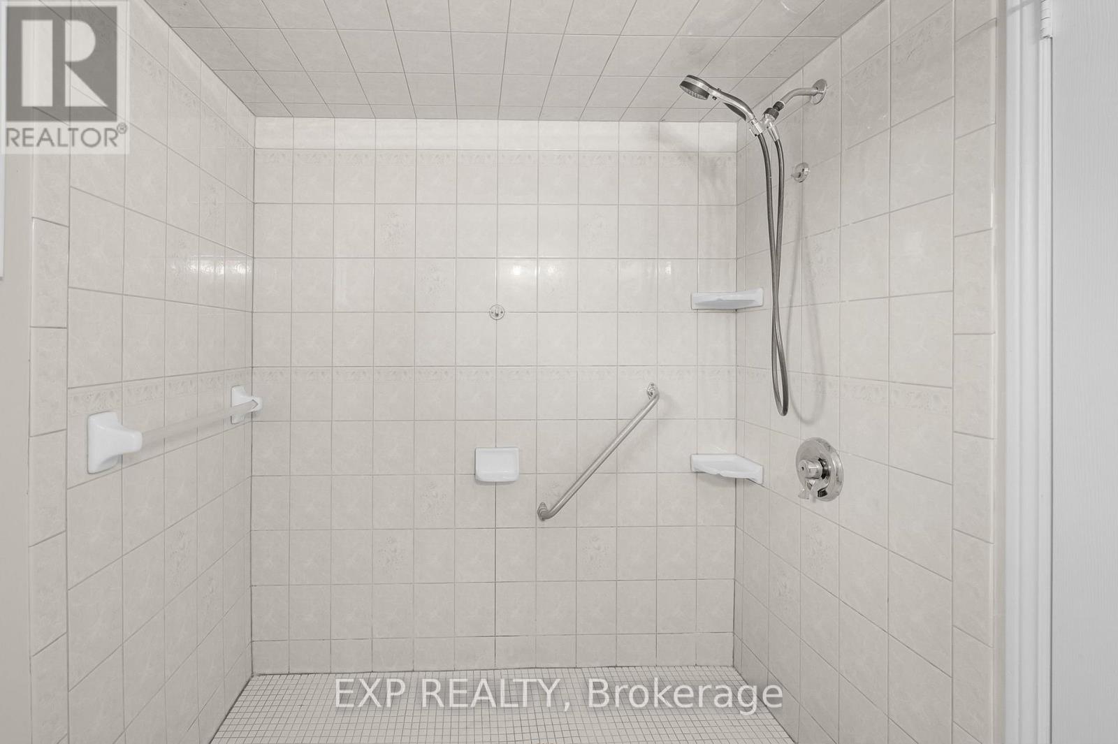 10 Donegel Place, Hamilton, Ontario  L9A 4Z6 - Photo 22 - X13858032