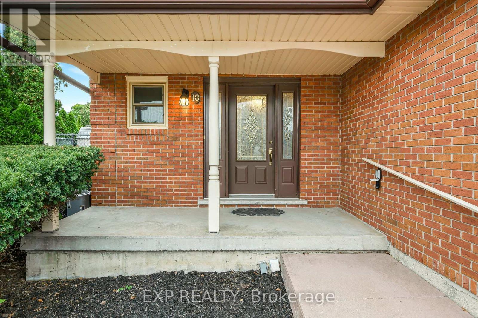 10 Donegel Place, Hamilton, Ontario  L9A 4Z6 - Photo 3 - X13858032