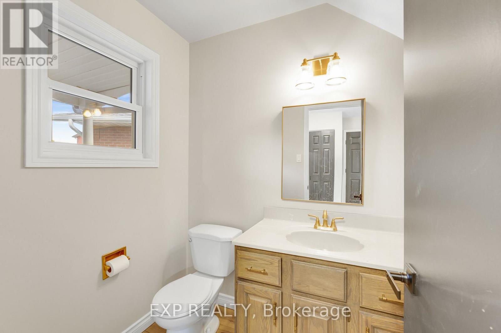 10 Donegel Place, Hamilton, Ontario  L9A 4Z6 - Photo 6 - X13858032