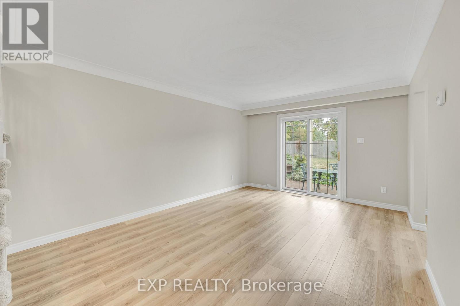 10 Donegel Place, Hamilton, Ontario  L9A 4Z6 - Photo 8 - X13858032