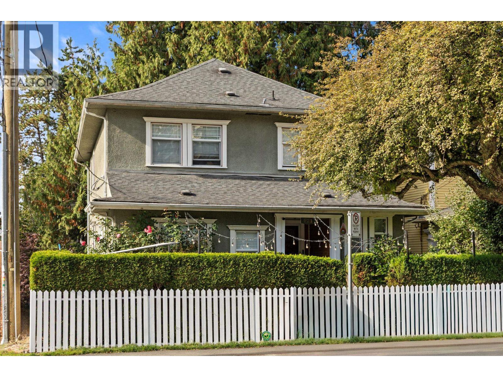971 NICOLA STREET, Vancouver, British Columbia