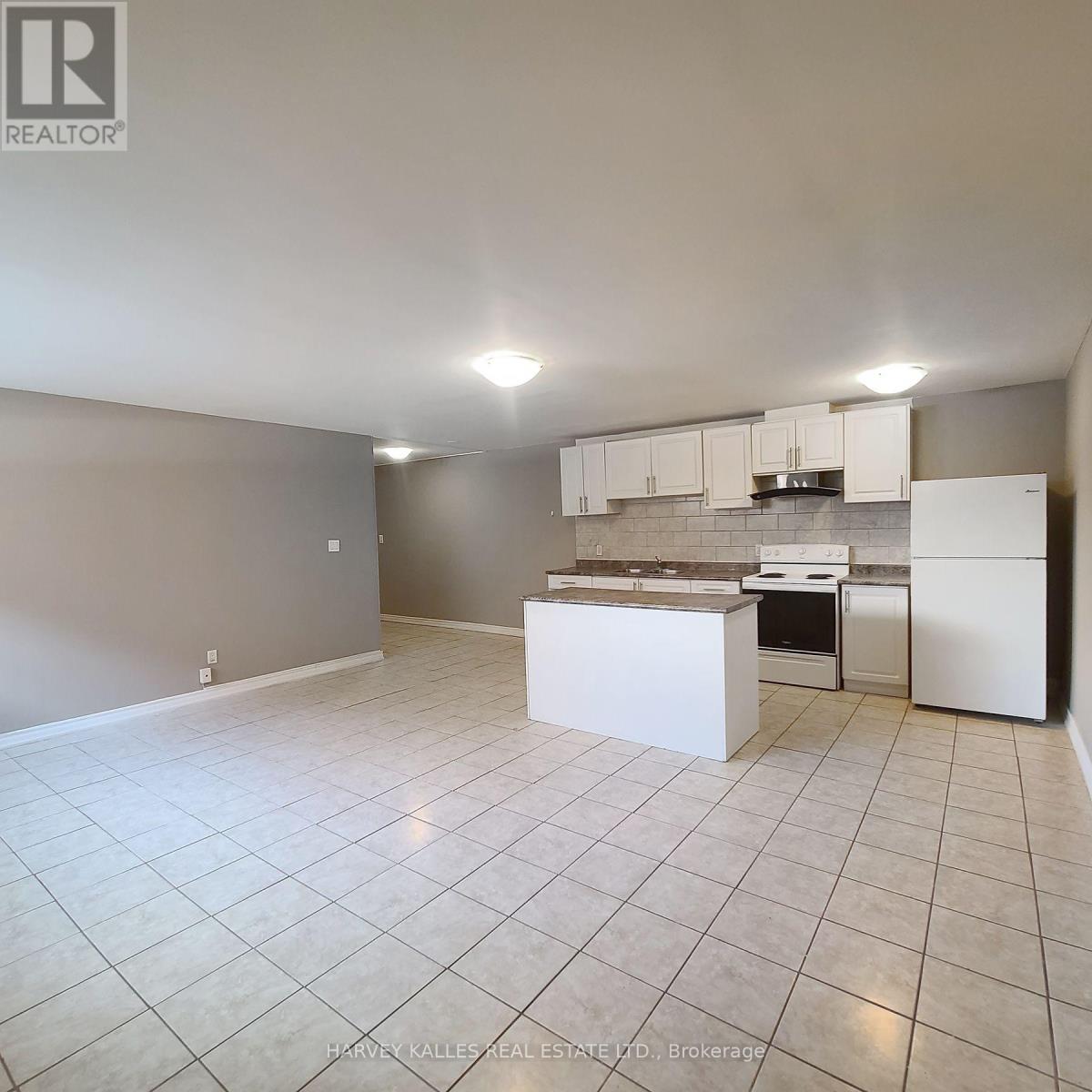 109 - 80 Blackfriar Avenue, Toronto, Ontario  M9R 3S9 - Photo 3 - W13855600