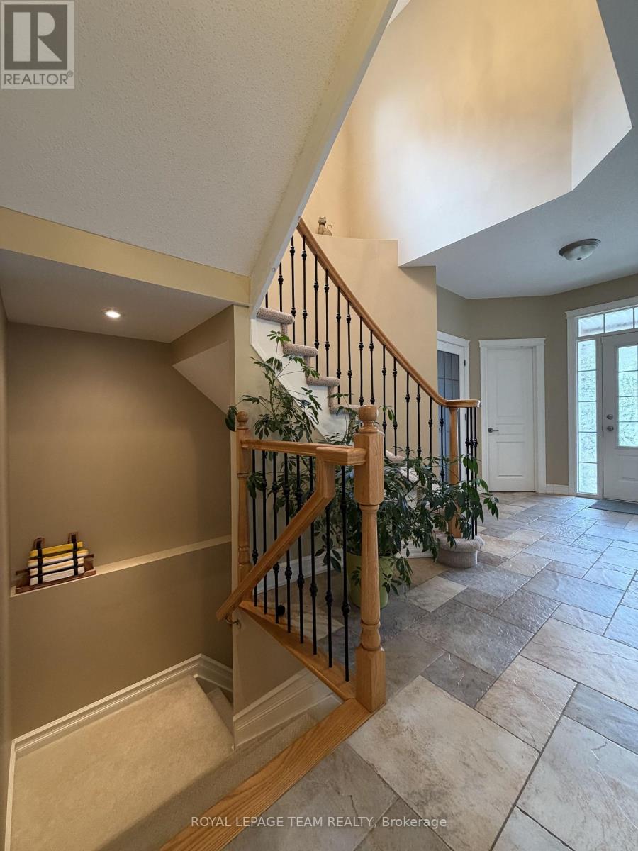251 Tofino Private, Ottawa, Ontario  K2M 0B1 - Photo 3 - X13858066