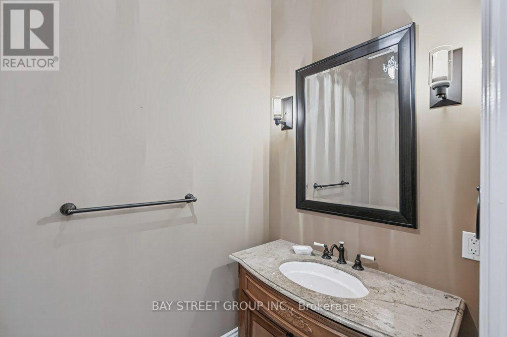 5 River Stone Court, East Gwillimbury, Ontario  L0G 1V0 - Photo 9 - N13858054