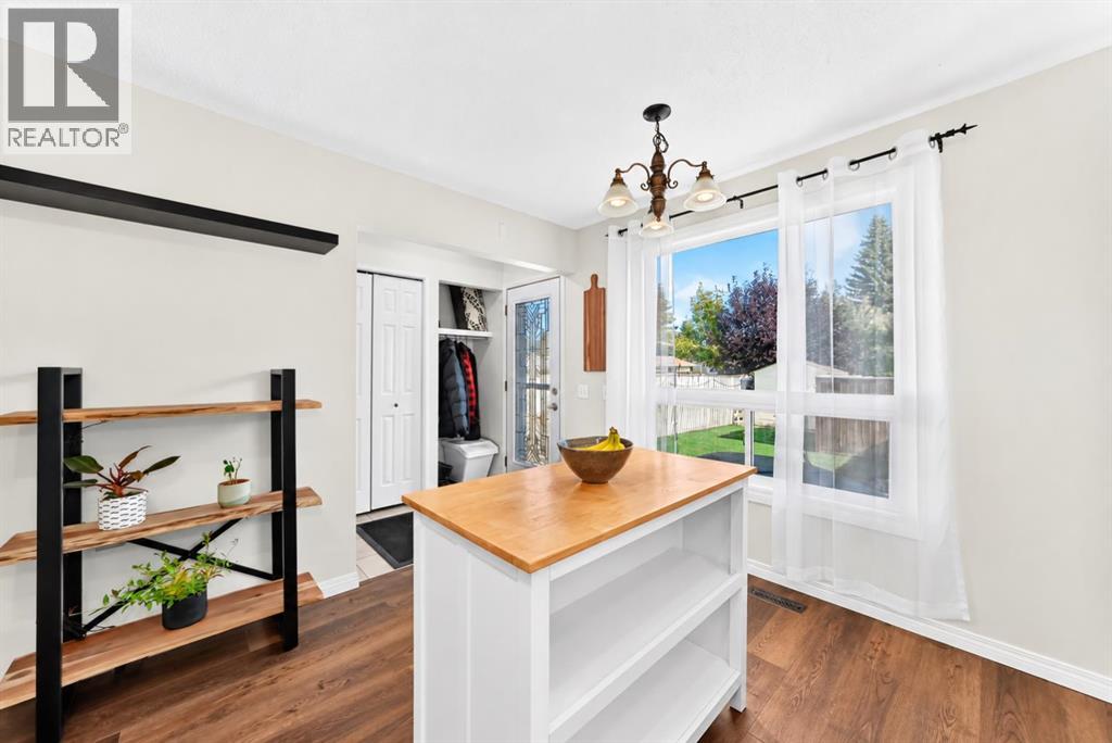 378 Midridge Drive SE