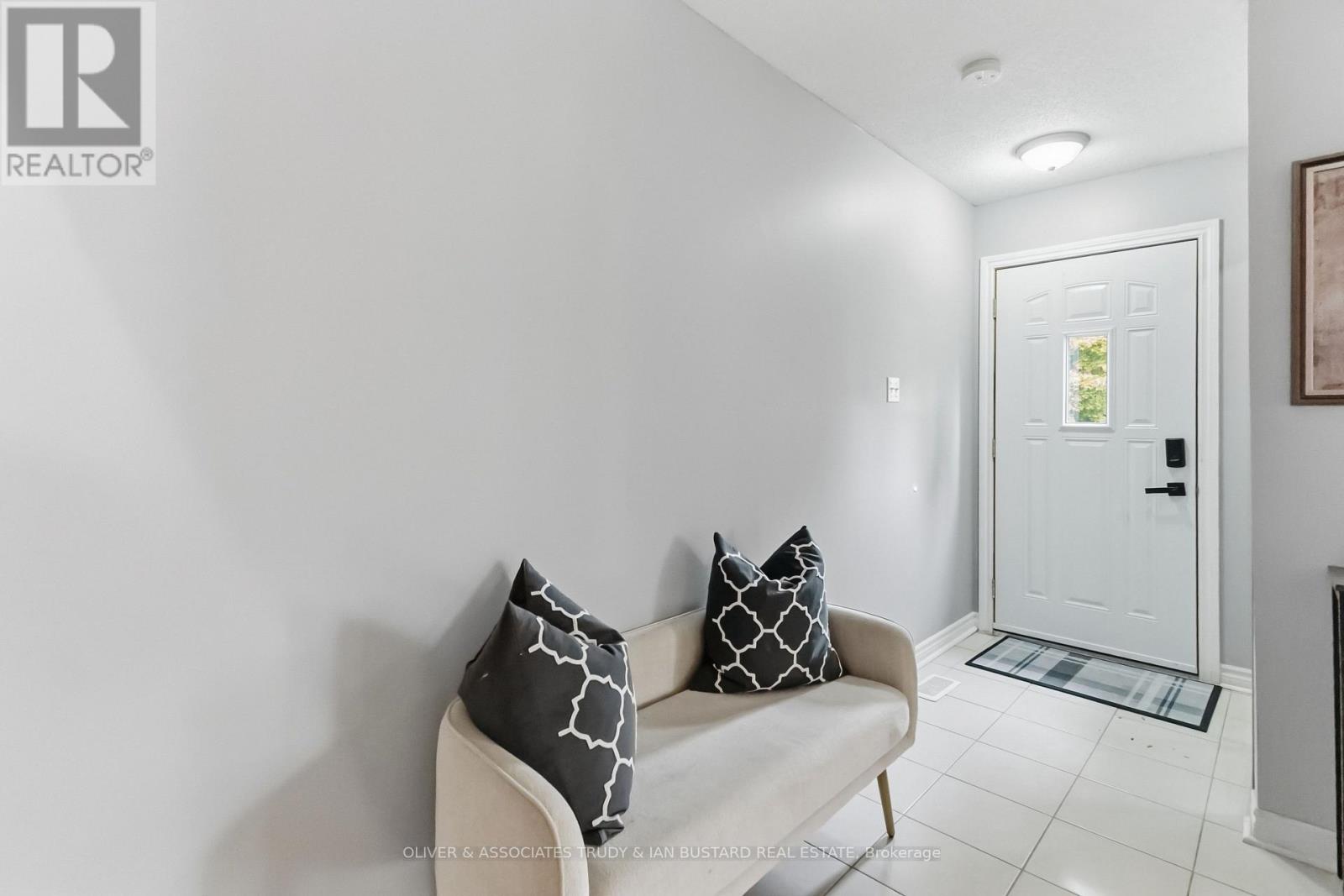 109 Mcmaster Drive E, London South, Ontario  N6K 1J3 - Photo 5 - X13858112