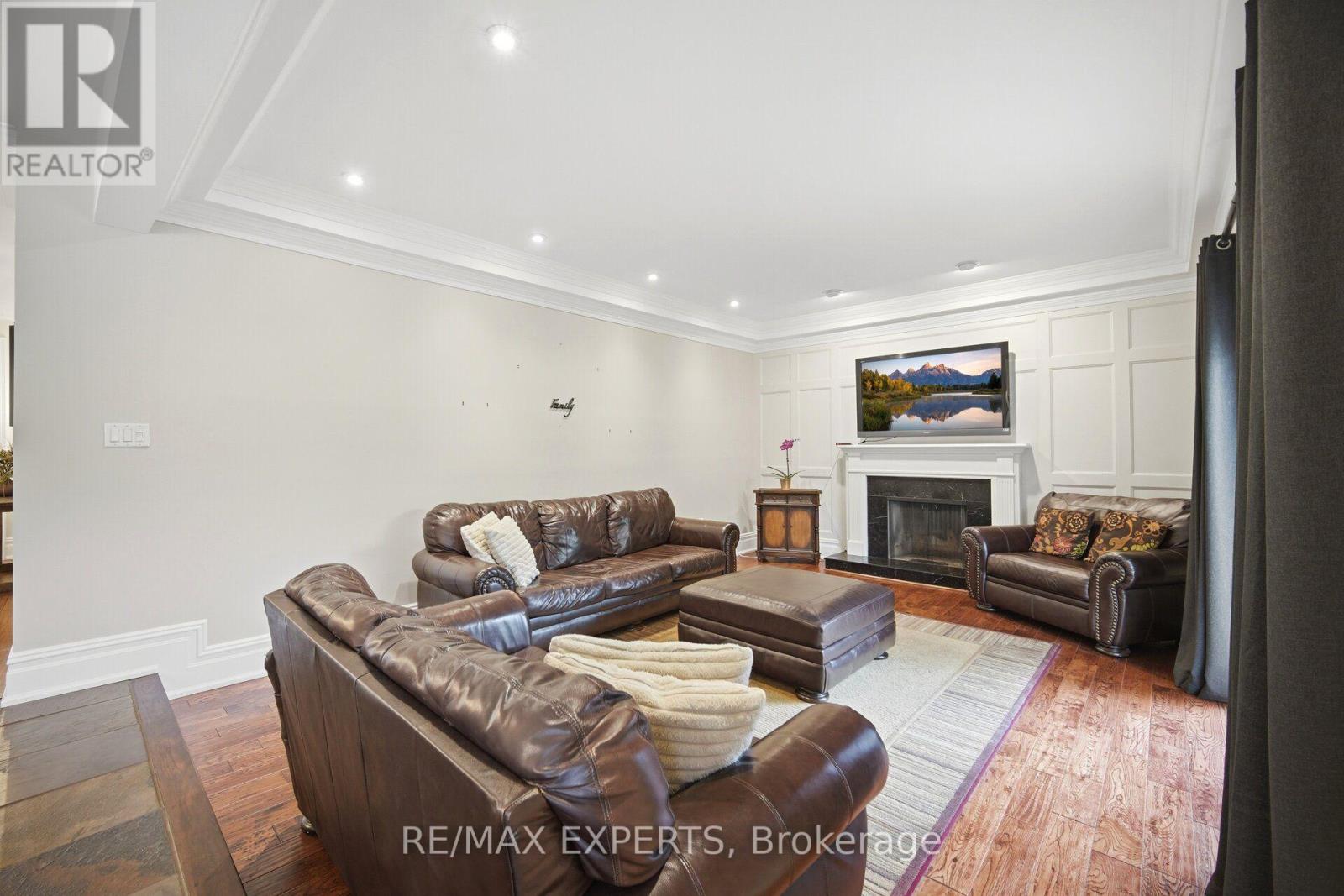 904 Damascus Court, Newmarket, Ontario L3X 1L1 - Photo 14 - N13858108