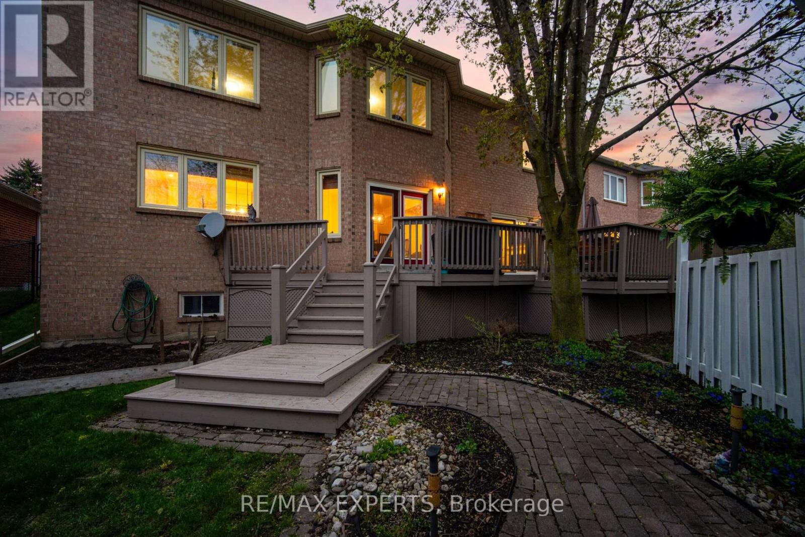 904 Damascus Court, Newmarket, Ontario L3X 1L1 - Photo 32 - N13858108