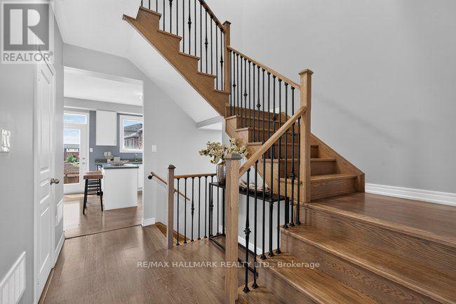 3034 Eighth Line, Oakville (Jm Joshua Meadows), Ontario  L6H 0S5 - Photo 6 - W13858100