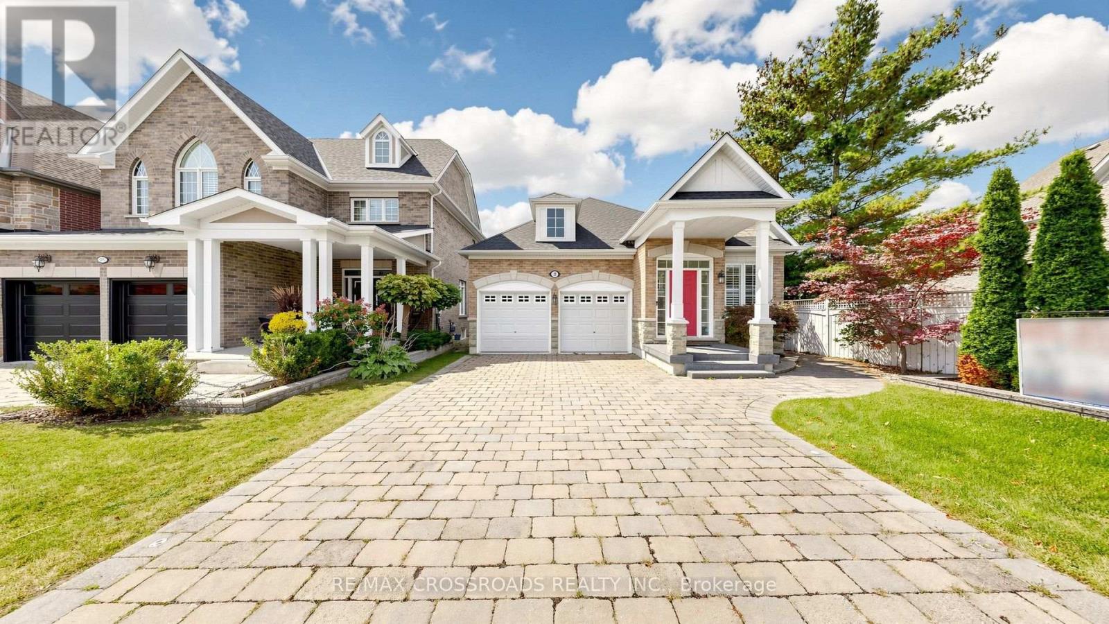 53 Castleglen Boulevard, Markham, Ontario  L6C 0A9 - Photo 2 - N13847800