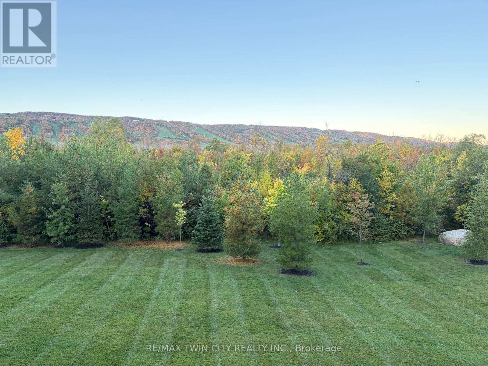 206 - 12 Beausoleil Lane, Blue Mountains, Ontario  L9Y 2X5 - Photo 2 - X13842446